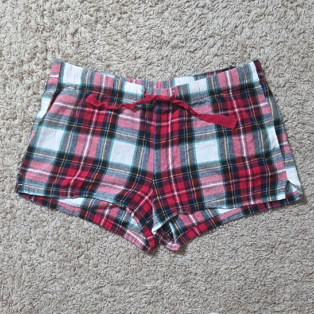 Old Navy Flannel Red and Black Plaid Shorts, Size Large